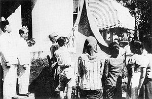 300px-Indonesian_flag_raised_17_August_1945